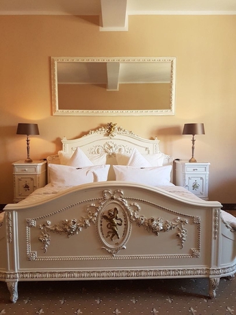 Imagen de la habitación del Hotel Villa Le Palais. Foto 11