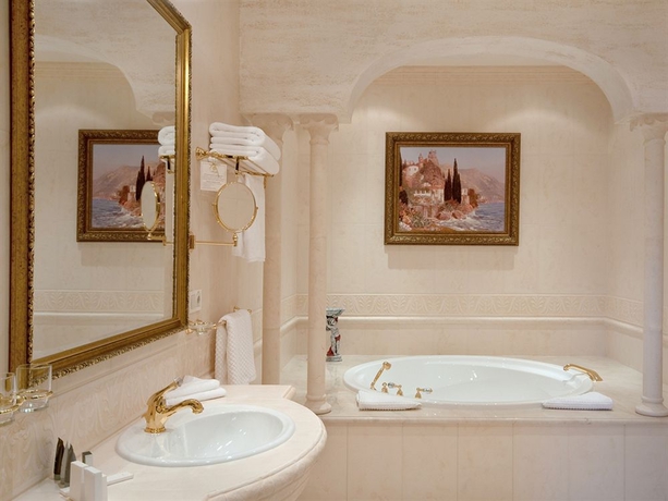 Imagen de la habitación del Hotel Villa Le Premier Maestro. Foto 4