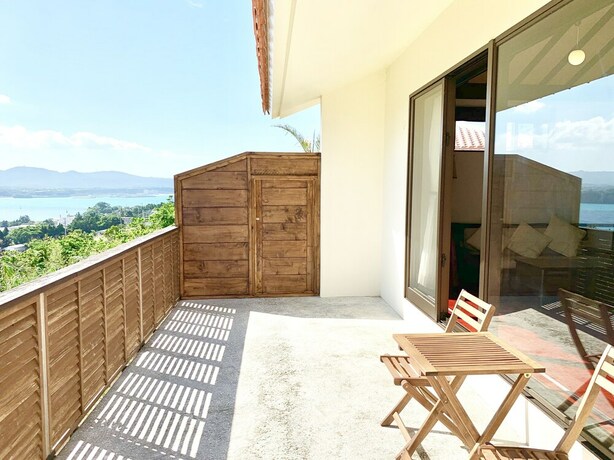 Imagen de los exteriores del Hotel Villa Leilani. Foto 16