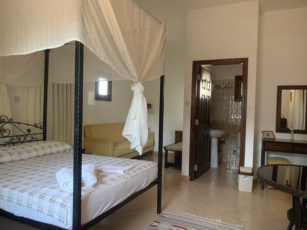 Imagen de la habitación del Hotel Villa Lembos. Foto 10