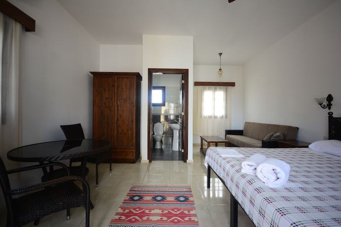 Imagen de la habitación del Hotel Villa Lembos. Foto 13