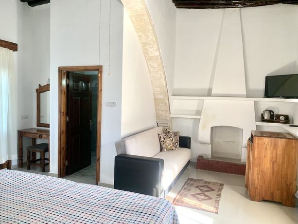 Imagen de la habitación del Hotel Villa Lembos. Foto 14