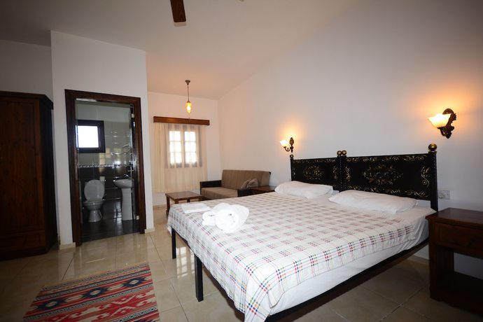 Imagen de la habitación del Hotel Villa Lembos. Foto 17