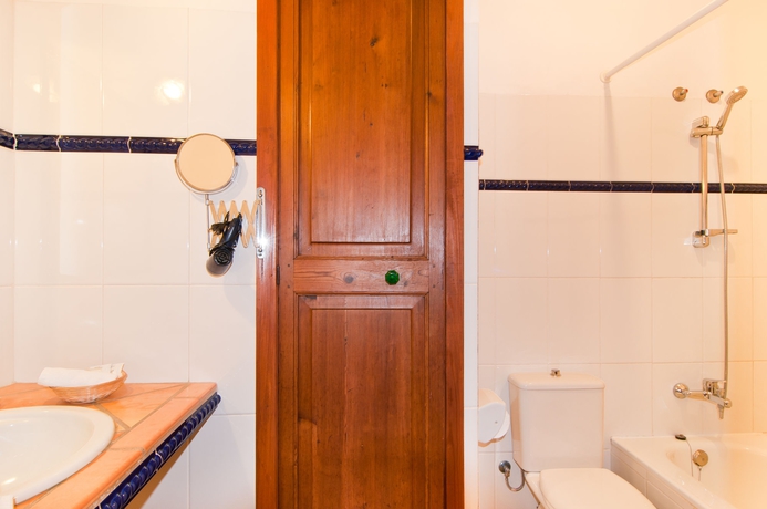 Imagen de la habitación del Hotel Villa Leon De Sineu. Foto 7