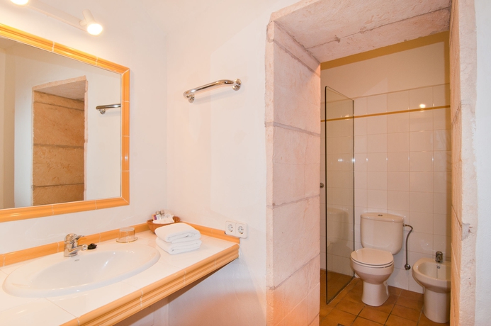 Imagen de la habitación del Hotel Villa Leon De Sineu. Foto 9