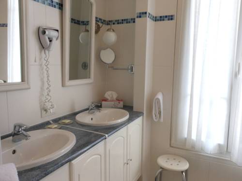 Imagen de la habitación del Hotel Villa Les Cygnes. Foto 14