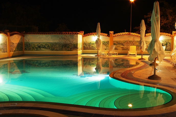 Imagen de la piscina del Hotel Villa Letan. Foto 13