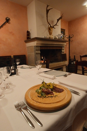 Imagen del bar/restaurante del Hotel Villa Letan. Foto 3