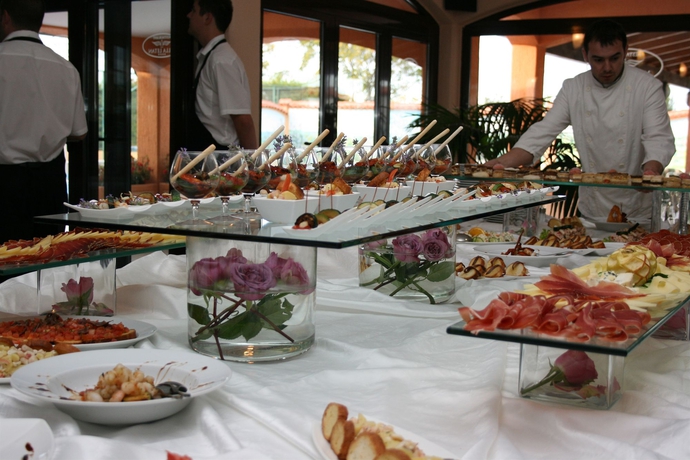 Imagen del bar/restaurante del Hotel Villa Letan. Foto 4