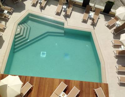 Imagen de la piscina del Hotel Villa Letizia. Foto 8