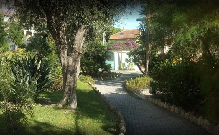 Imagen de los exteriores del Hotel Villa Levi. Foto 17