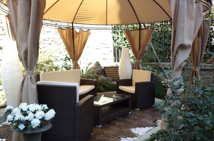 Imagen de los exteriores del Hotel Villa Liberty. Foto 14