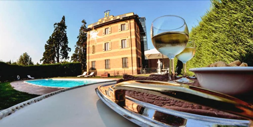 Imagen de la piscina del Hotel Villa Liberty, Pontecurone. Foto 15