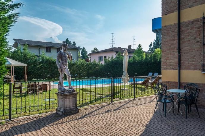 Imagen de los exteriores del Hotel Villa Liberty, Pontecurone. Foto 13