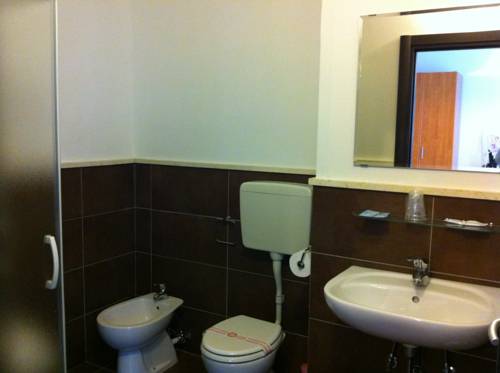 Imagen de la habitación del Hotel Villa Liliana. Foto 4