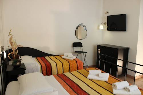 Imagen de la habitación del Hotel Villa Liliana. Foto 6