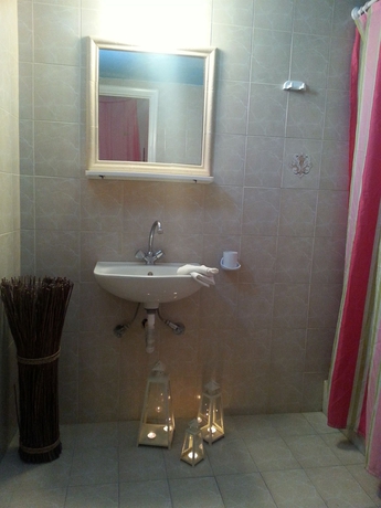 Imagen de la habitación del Hotel Villa Livadaros. Foto 8