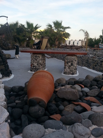 Imagen de los exteriores del Hotel Villa Livadaros. Foto 13