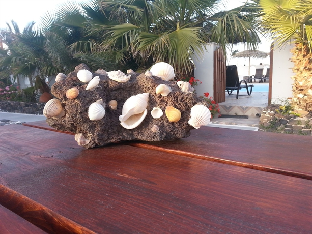 Imagen de los exteriores del Hotel Villa Livadaros. Foto 14