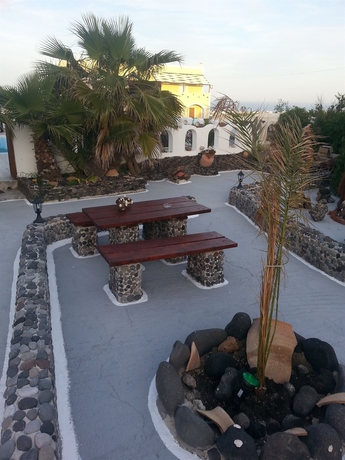 Imagen de los exteriores del Hotel Villa Livadaros. Foto 15