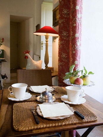 Imagen del bar/restaurante del Hotel Villa Louise. Foto 2