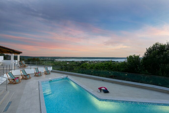 Imagen general del Hotel Villa Lubey in Ljubac. Foto 4