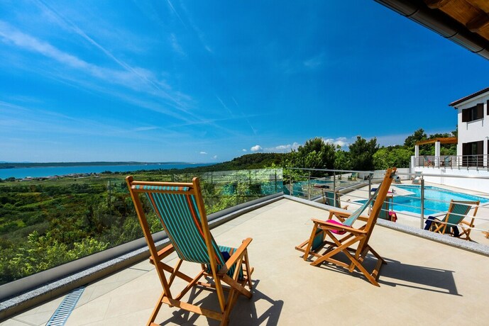 Imagen general del Hotel Villa Lubey in Ljubac. Foto 8