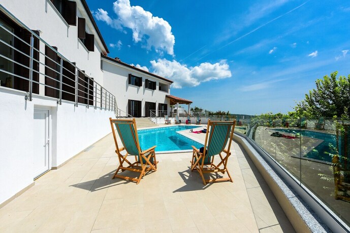 Imagen general del Hotel Villa Lubey in Ljubac. Foto 17