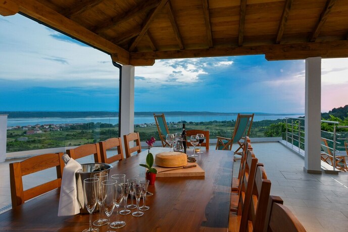 Imagen general del Hotel Villa Lubey in Ljubac. Foto 18