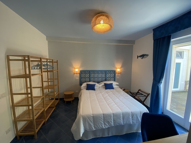 Imagen de la habitación del Hotel Villa Lubrense. Foto 2