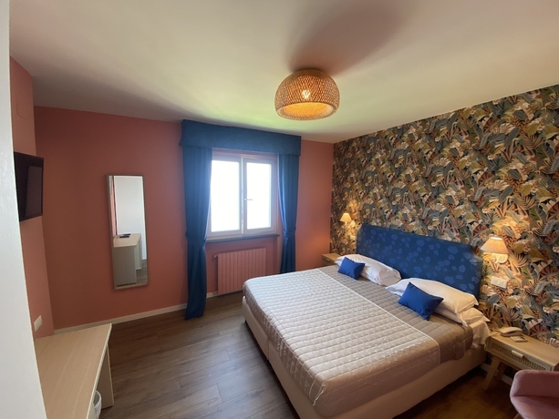 Imagen de la habitación del Hotel Villa Lubrense. Foto 5