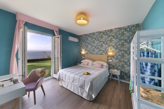 Imagen de la habitación del Hotel Villa Lubrense. Foto 12