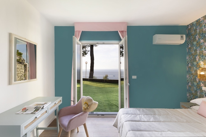 Imagen de la habitación del Hotel Villa Lubrense. Foto 14