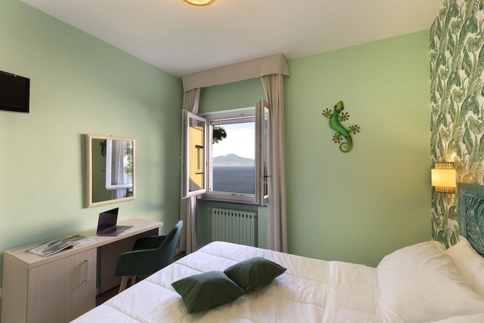 Imagen de la habitación del Hotel Villa Lubrense. Foto 18