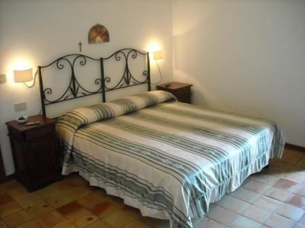 Imagen de la habitación del Hotel Villa Luca, Sant'Agata di Militello. Foto 19
