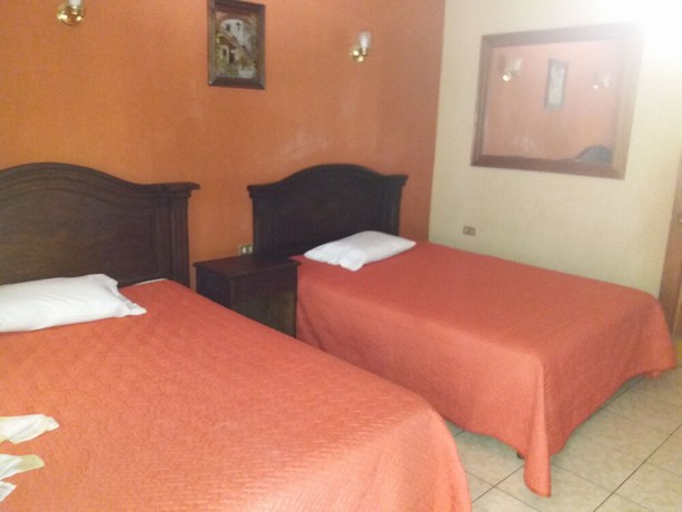 Imagen de la habitación del Hotel Villa Lucia, Malacat&aacute;n. Foto 7