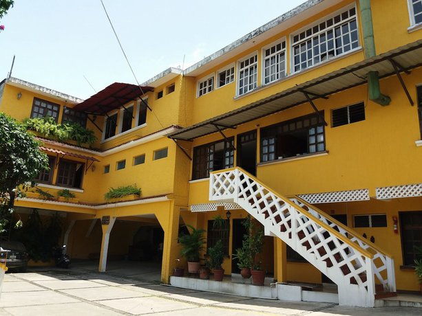 Imagen de los exteriores del Hotel Villa Lucia, Malacat&aacute;n. Foto 8