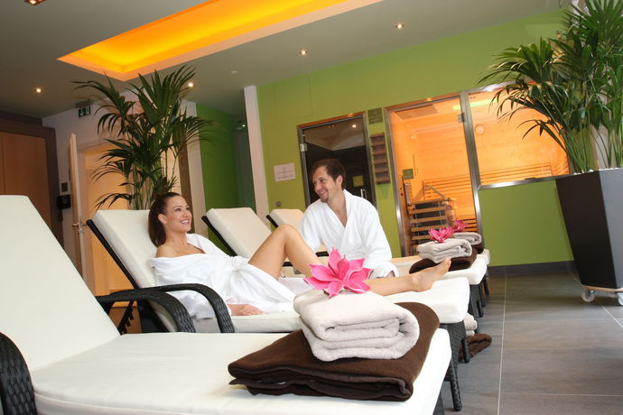 Imagen de la piscina del Hotel Villa Ludwig Suite and Chalet. Foto 5