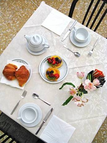 Imagen general del Hotel Villa Luigia. Foto 16