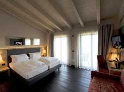 Imagen de la habitación del Hotel Villa Luisa Resort and Luxury Apartments. Foto 2