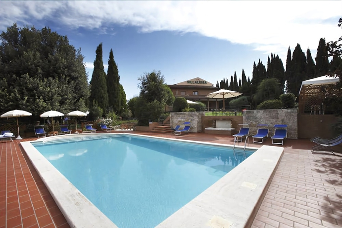 Imagen de la piscina del Hotel Villa Luisa, Todi. Foto 16