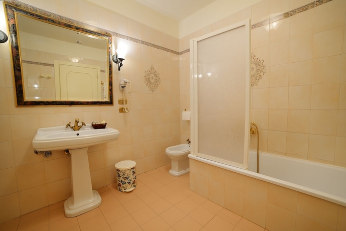 Imagen de la habitación del Hotel Villa Luppis. Foto 5