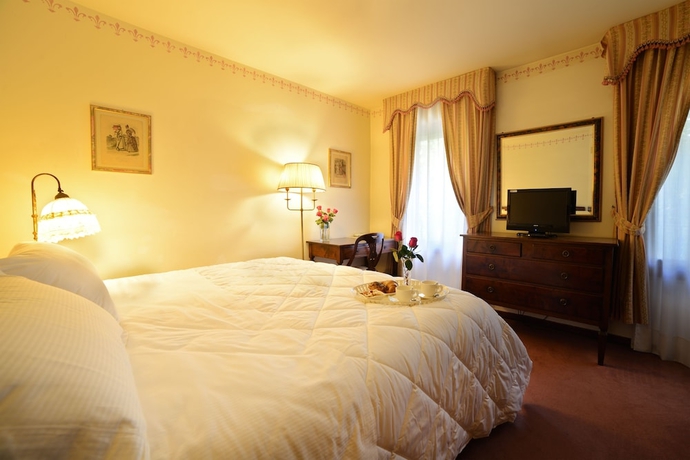 Imagen de la habitación del Hotel Villa Luppis. Foto 11