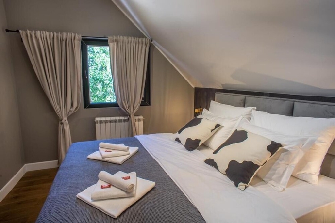 Imagen de la habitación del Hotel Villa Lusso. Foto 10