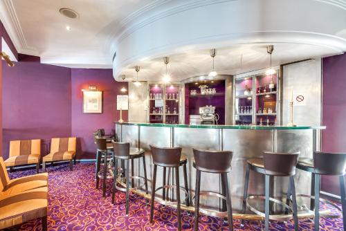 Imagen del bar/restaurante del Hotel Villa Lutece Port Royal. Foto 10