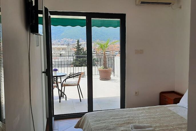 Imagen de la habitación del Hotel Villa Lutovac. Foto 19