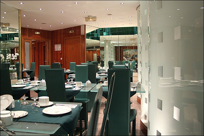 Imagen del bar/restaurante del Hotel Villa Luxembourg. Foto 5
