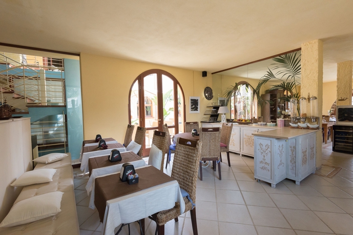 Imagen del bar/restaurante del Hotel Villa Madau. Foto 1
