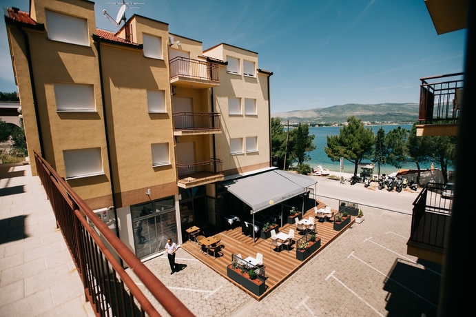 Imagen de los interiores del Hotel Villa Malo More. Foto 19