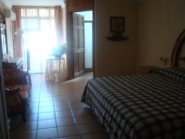 Imagen de la habitación del Hotel Villa Manzanares. Foto 5